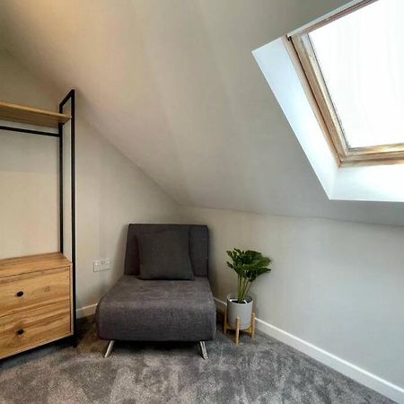 Large House Near Victoria Park For Groups, 10 Mins Bus To City Centre Кардиф Екстериор снимка