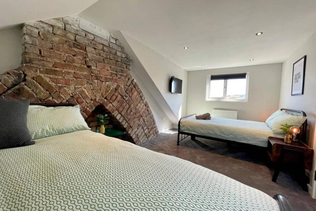 Large House Near Victoria Park For Groups, 10 Mins Bus To City Centre Кардиф Екстериор снимка
