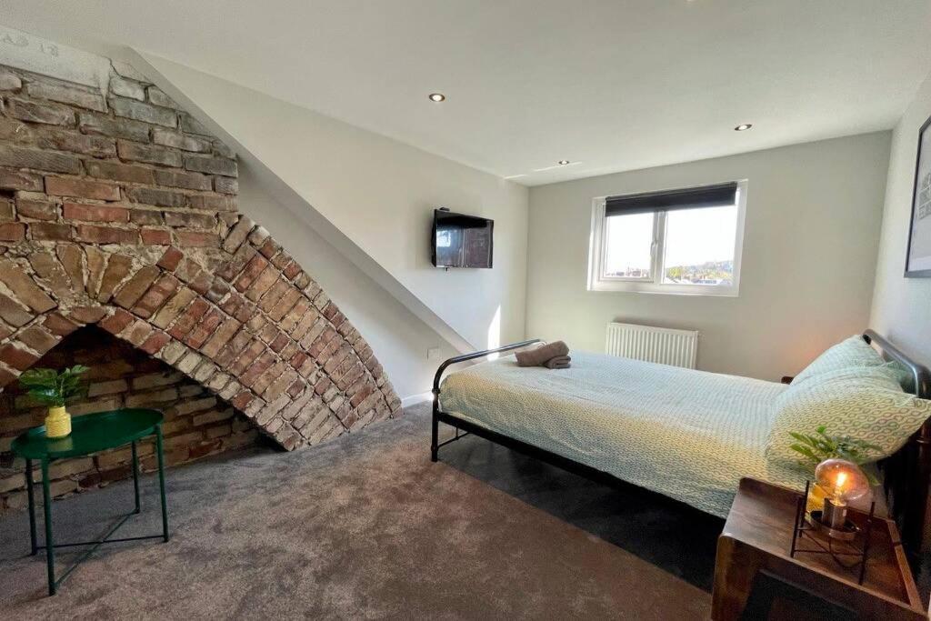 Large House Near Victoria Park For Groups, 10 Mins Bus To City Centre Кардиф Екстериор снимка