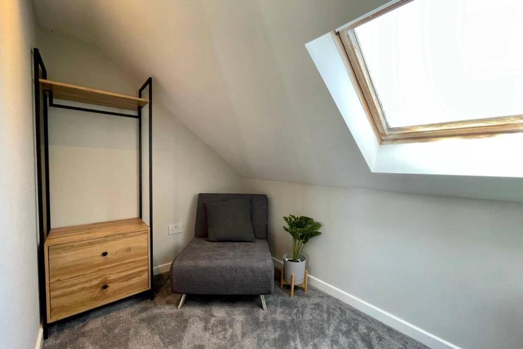 Large House Near Victoria Park For Groups, 10 Mins Bus To City Centre Кардиф Екстериор снимка