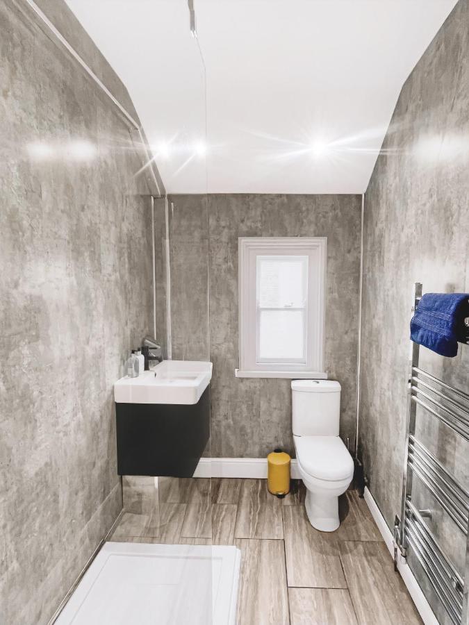 Large House Near Victoria Park For Groups, 10 Mins Bus To City Centre Кардиф Екстериор снимка